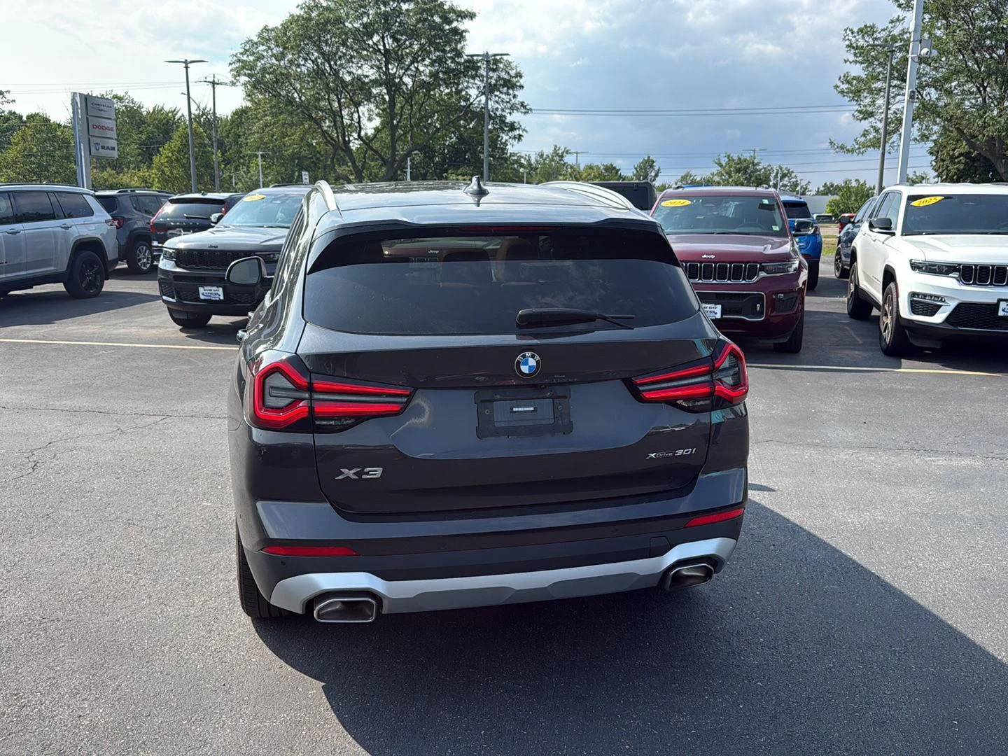 Used 2023 Dark Graphite Metallic BMW xDrive30i image 6