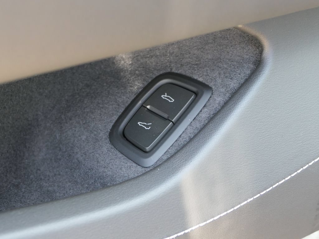 New 2027 Admiral Blue Metallic Chevrolet 2LT image 18