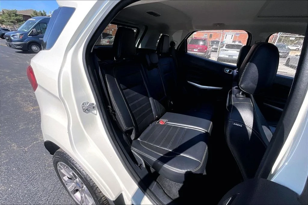 Used 2020 Diamond White Ford Titanium image 26