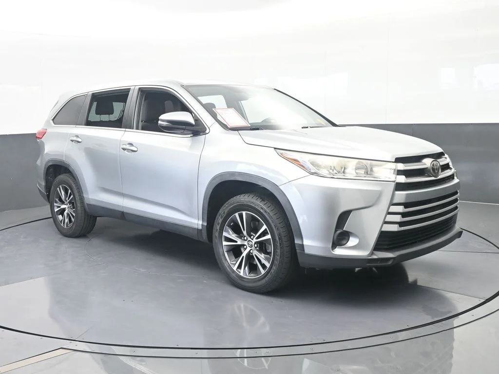 Used 2019 Celestial Silver Metallic Toyota LE image 8