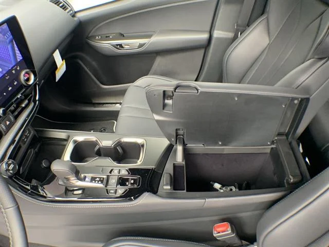 2026 Lexus NX PHEV 450h+ - Photo 21