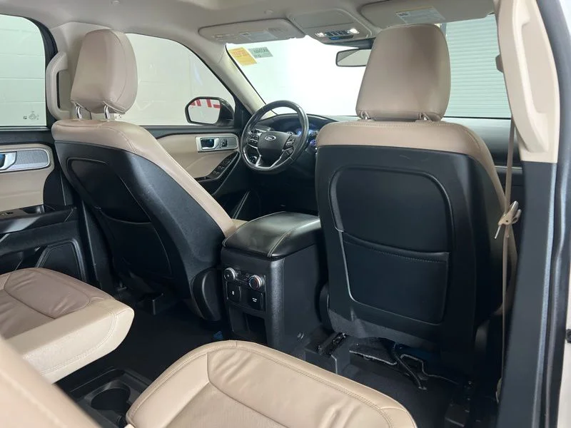 Used 2020 White Ford Limited image 12
