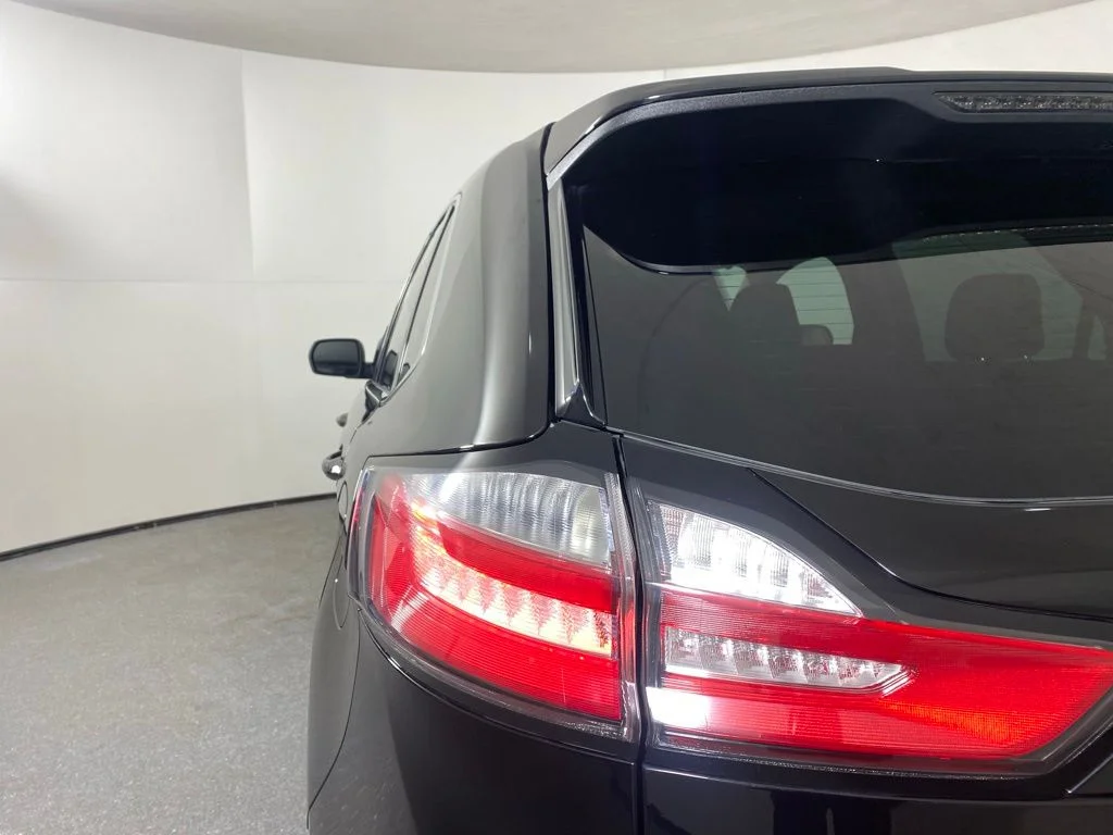 Used 2022 Black Ford SEL image 9