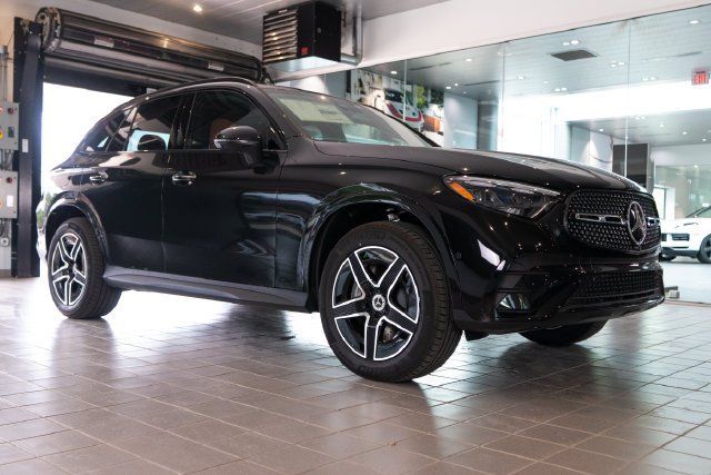 New 2027 Obsidian Black Metallic Mercedes-Benz GLC 300 image 36