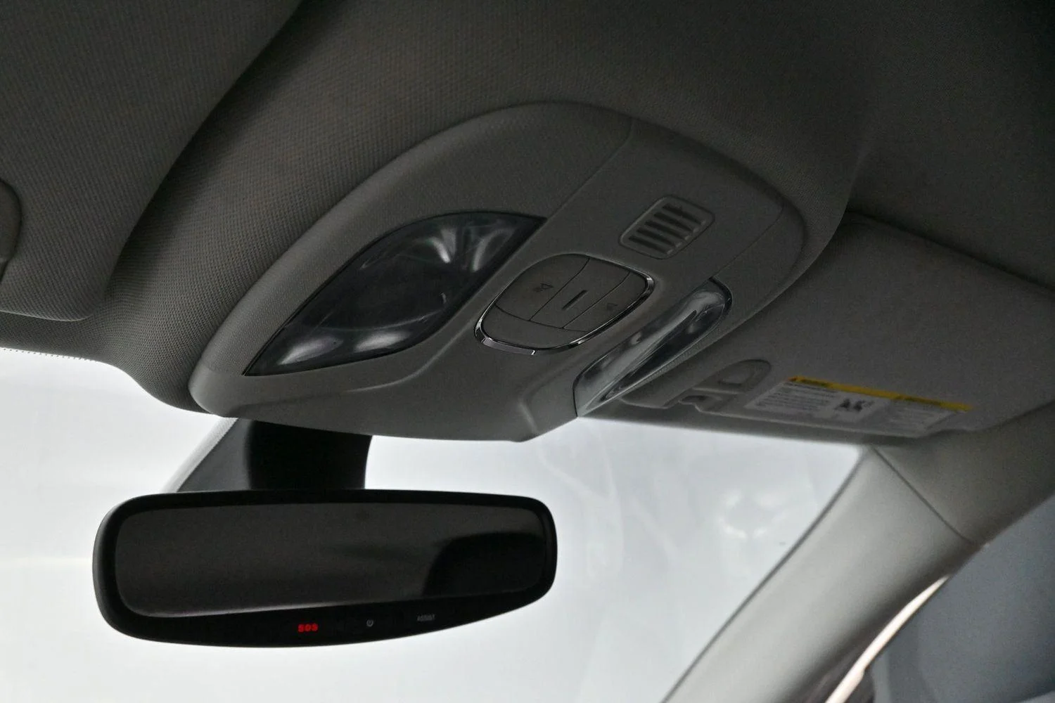 Used 2019 White Clearcoat Jeep Latitude image 25