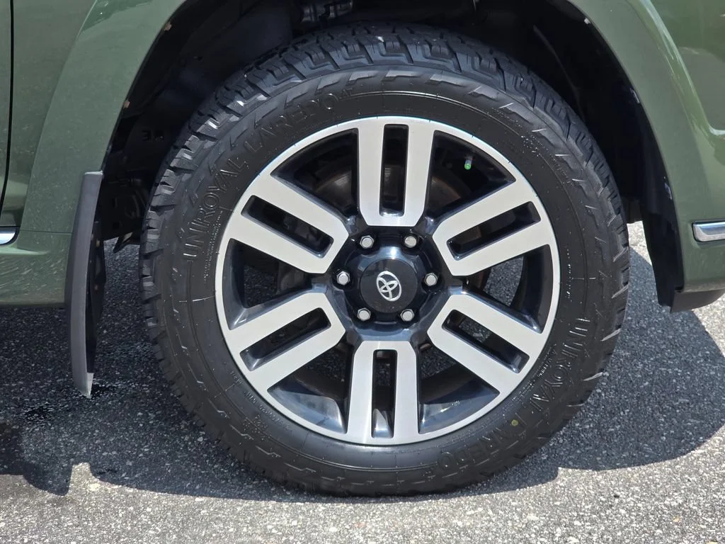 2022 Toyota 4Runner Limited - Photo 25