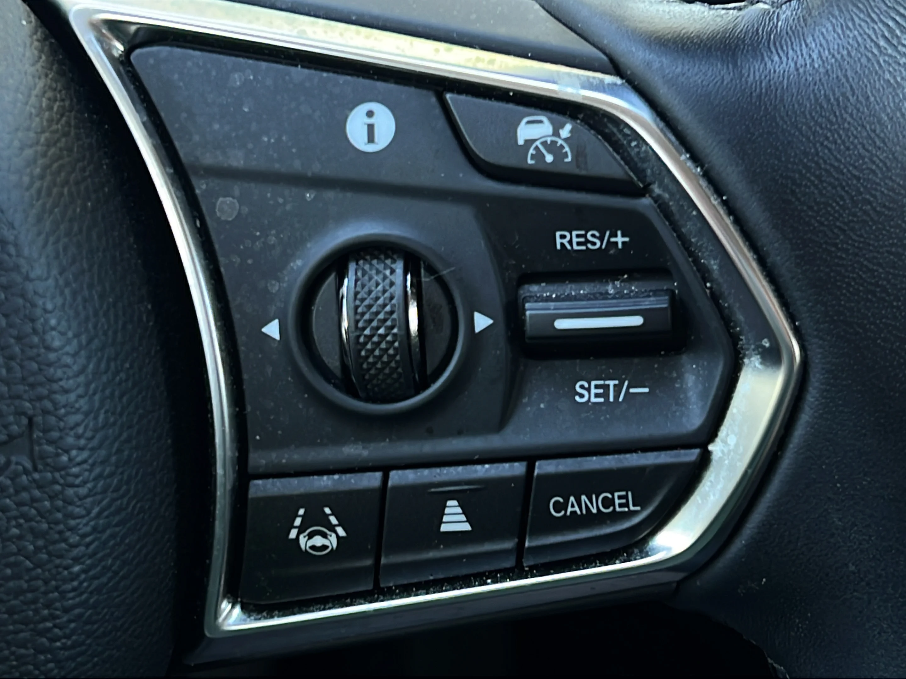 Used 2023 Platinum White Pearl Acura w/Technology Package image 23