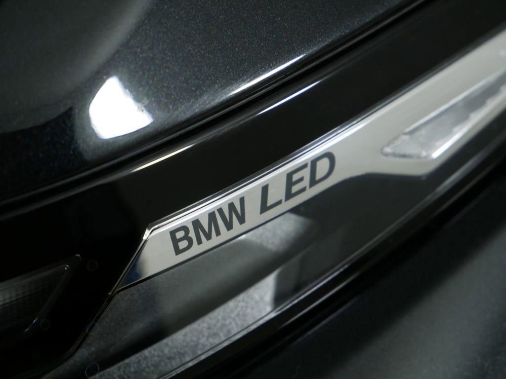 Used 2026 Black Sapphire Metallic BMW xDrive40i image 14