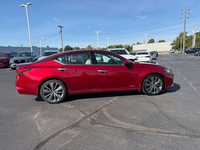 Used 2019 Red Nissan 2.0 Edition ONE image 6