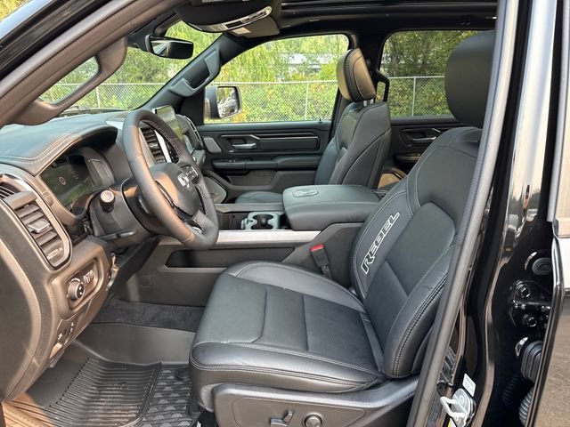 New 2026 Diamond Black Crystal Pearl-Coat Exterior Paint RAM Rebel image 14