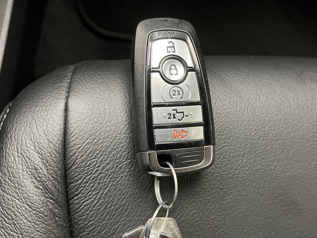 Used 2025 Iconic Silver Ford XLT image 28