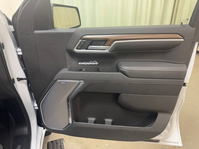 New 2026 Polar White Tricoat Chevrolet High Country image 43