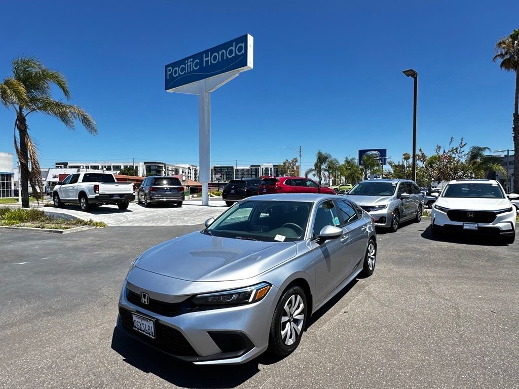 Used 2023 Silver Honda LX image 2