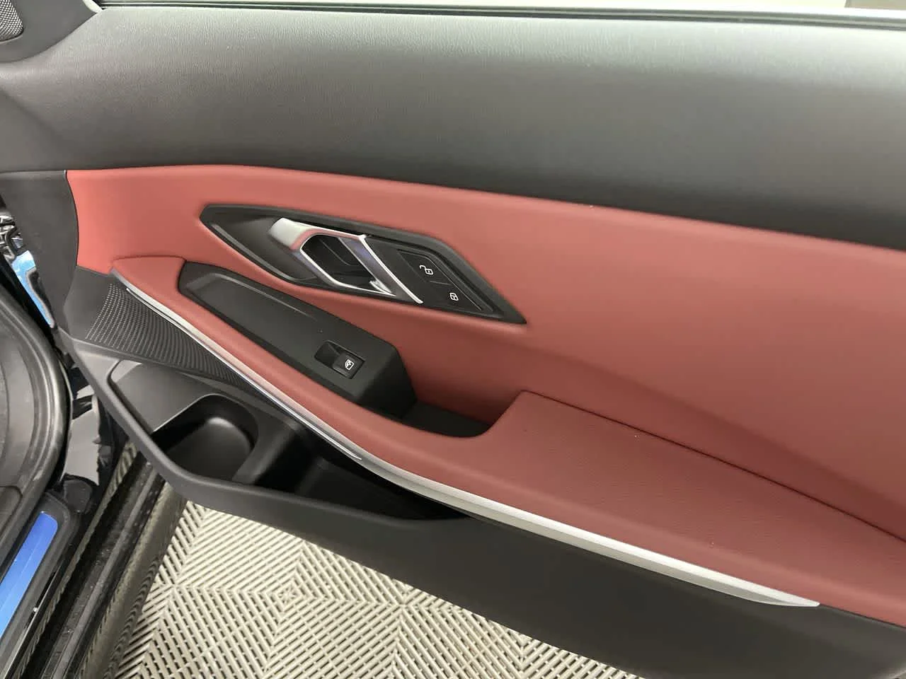 2024 BMW 3 Series 330i - Photo 17