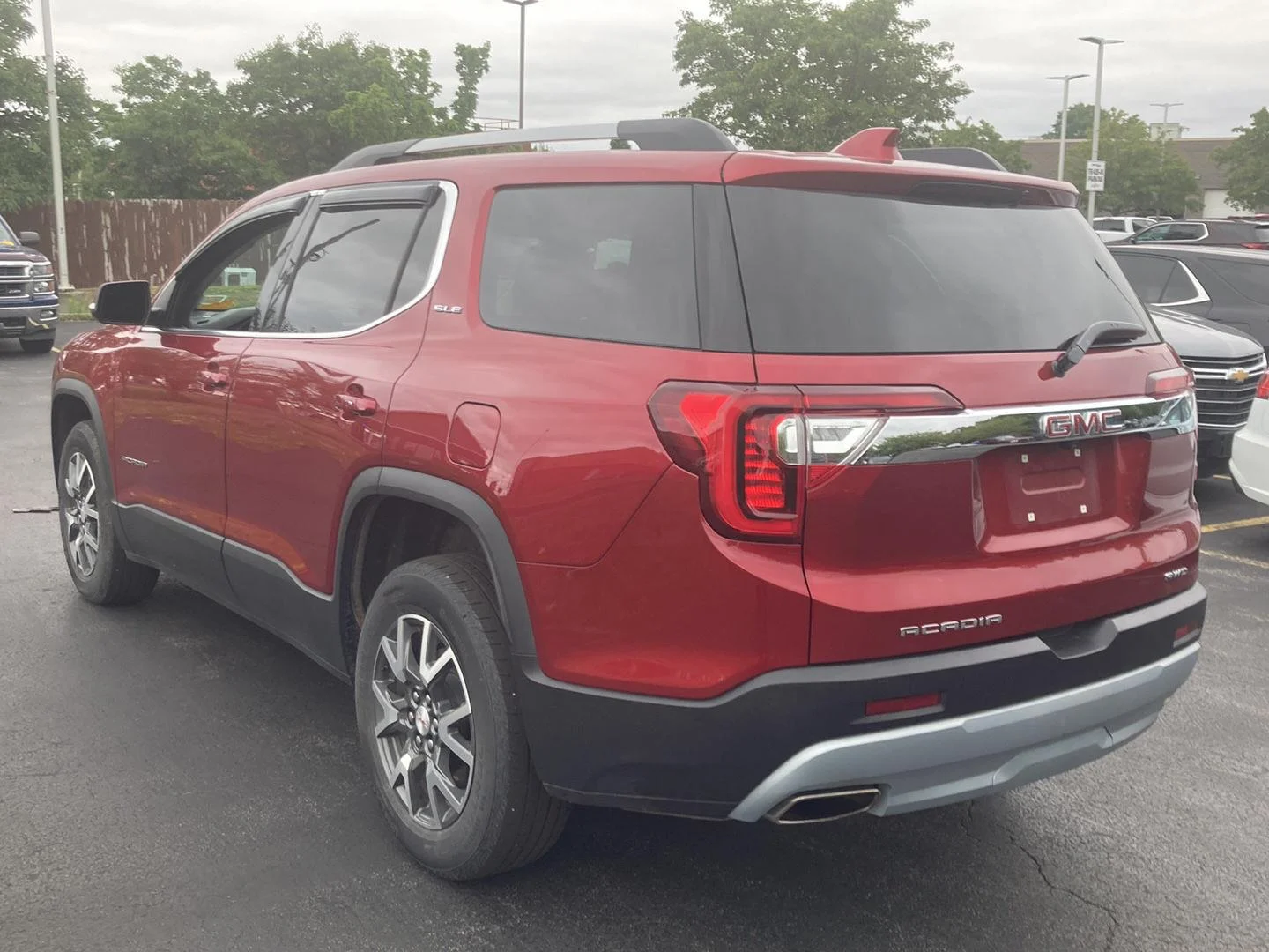 Used 2023 Volcanic Red Tintcoat GMC SLE image 5