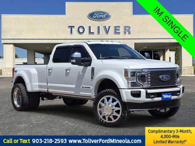 Used 2022 White Metallic Ford Platinum image 1