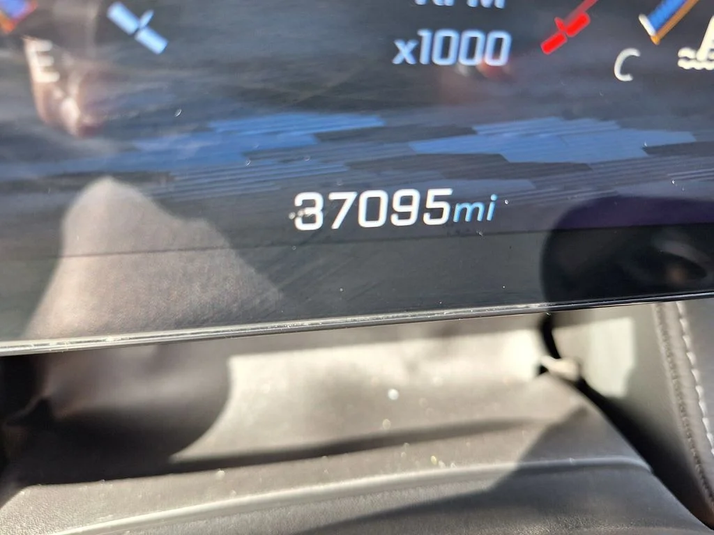 Used 2025 Summit White Chevrolet LT image 20