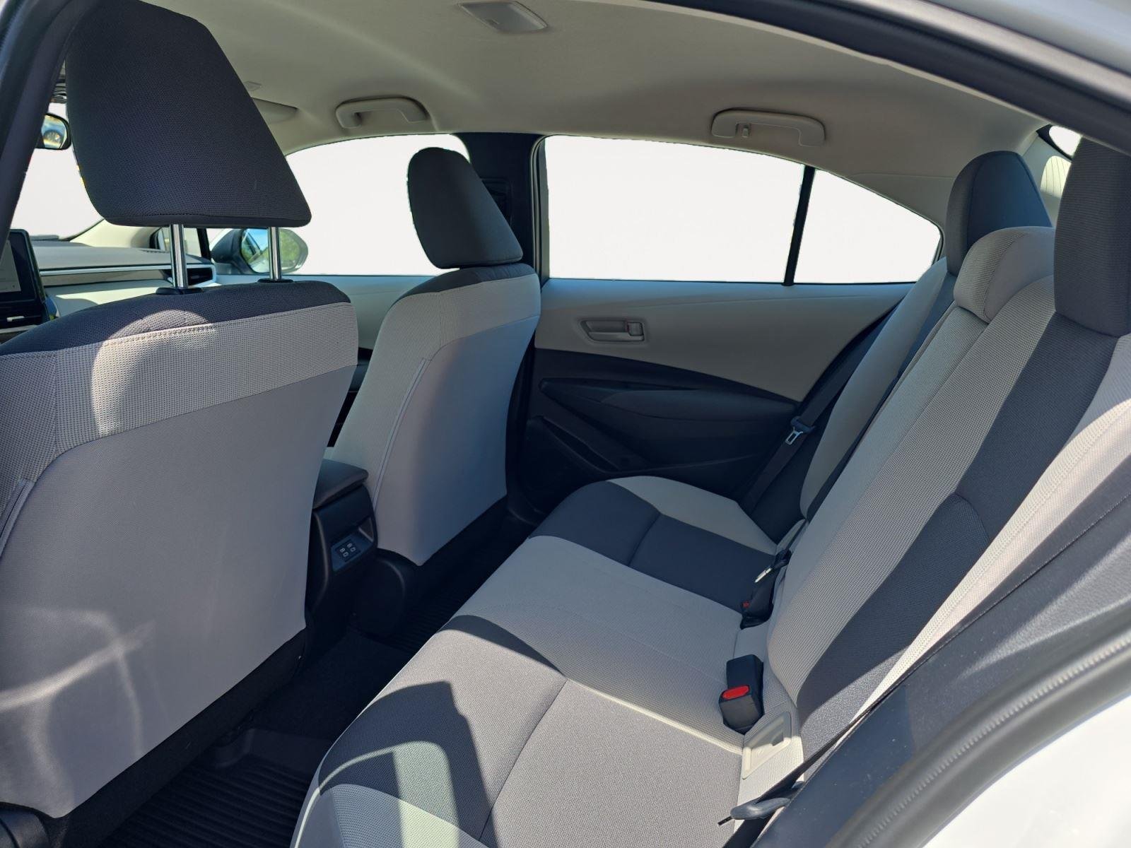 Used 2025 Ice Cap Toyota LE image 17