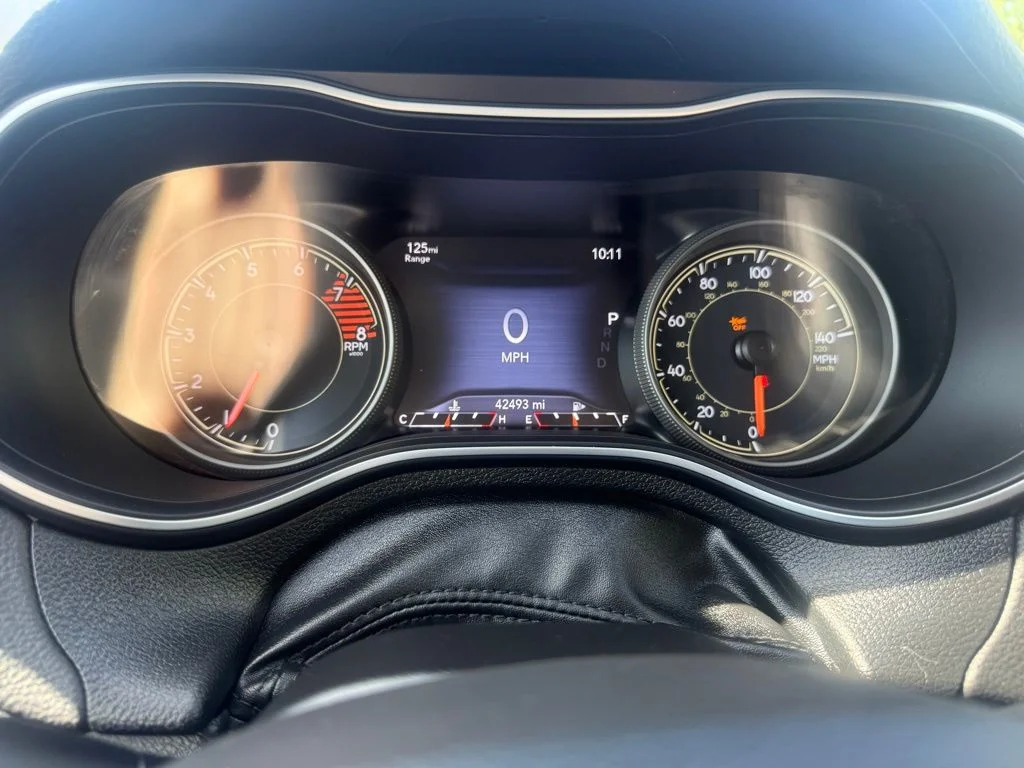 Used 2022 Gray Jeep Latitude Lux image 16