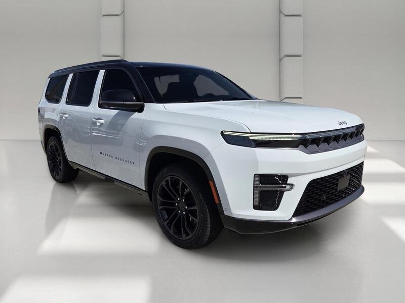 New 2026 Bright White Clear-Coat Exterior Paint Jeep SUMMIT RESERVE 4X4 image 7