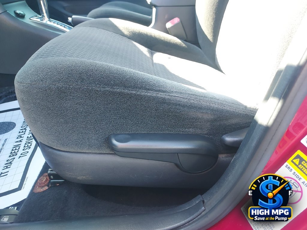 Used 2005 Red Toyota S image 10