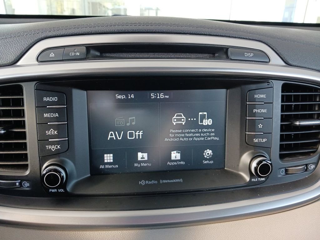 Used 2019 White Kia EX image 20