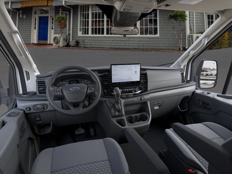 New 2025 Oxford White Ford XLT image 9