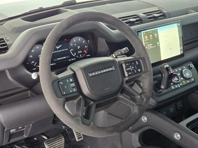 Used 2024 Gray Land Rover V8 image 19