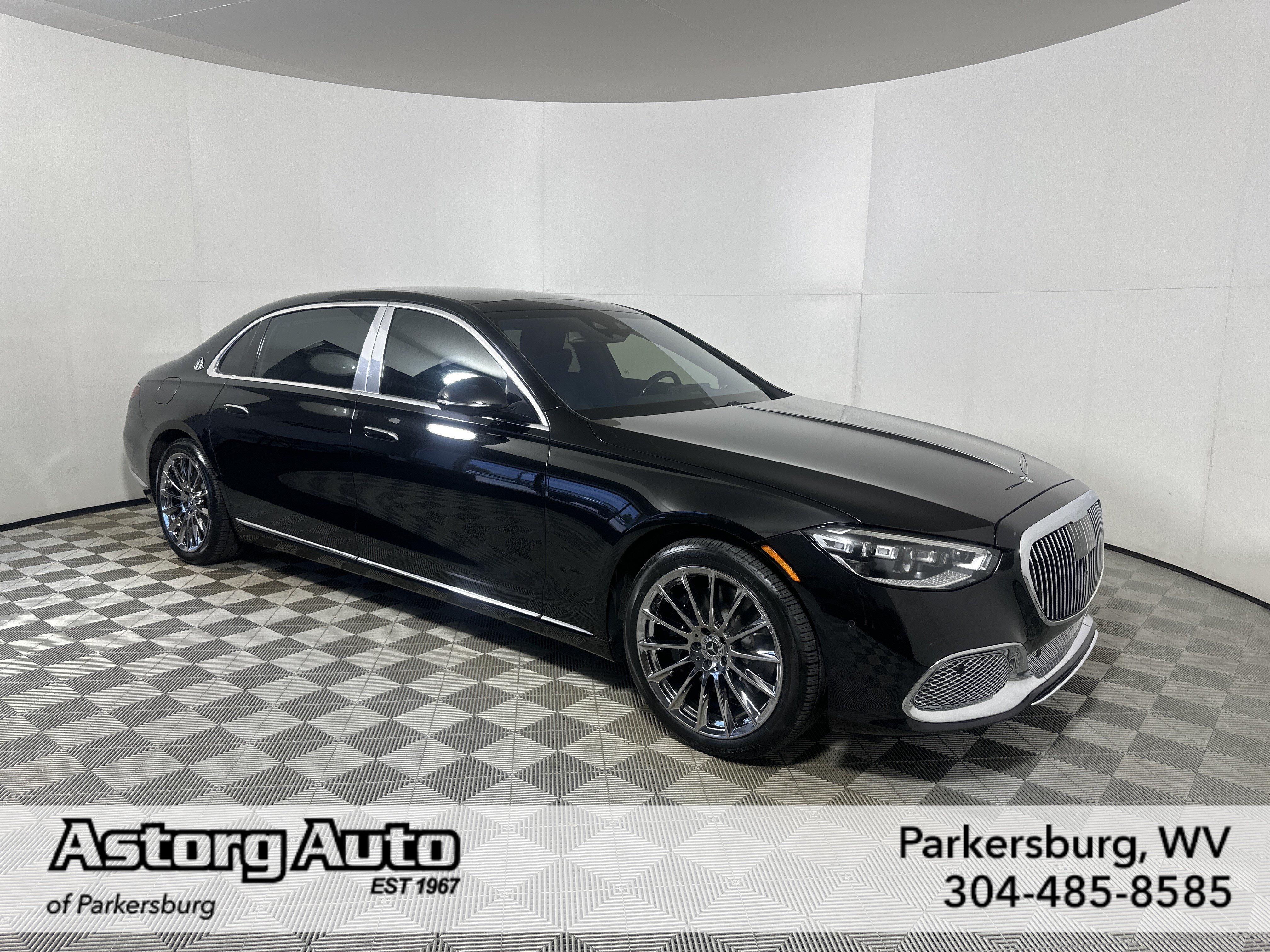 Used 2022 Black Mercedes-Benz Maybach S 580 image 1