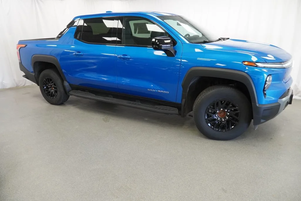 New 2026 Riptide Blue Metallic Chevrolet LT - Extended Range image 5