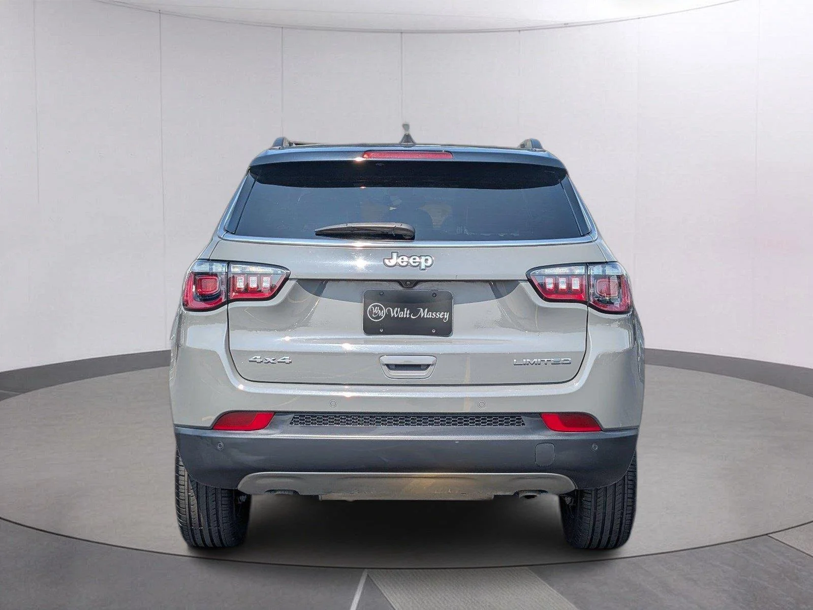 Used 2024 Sting-Gray Clearcoat Jeep Limited image 4