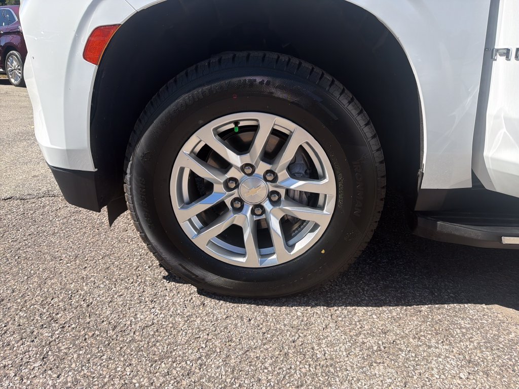 Used 2022 White Chevrolet LS image 11