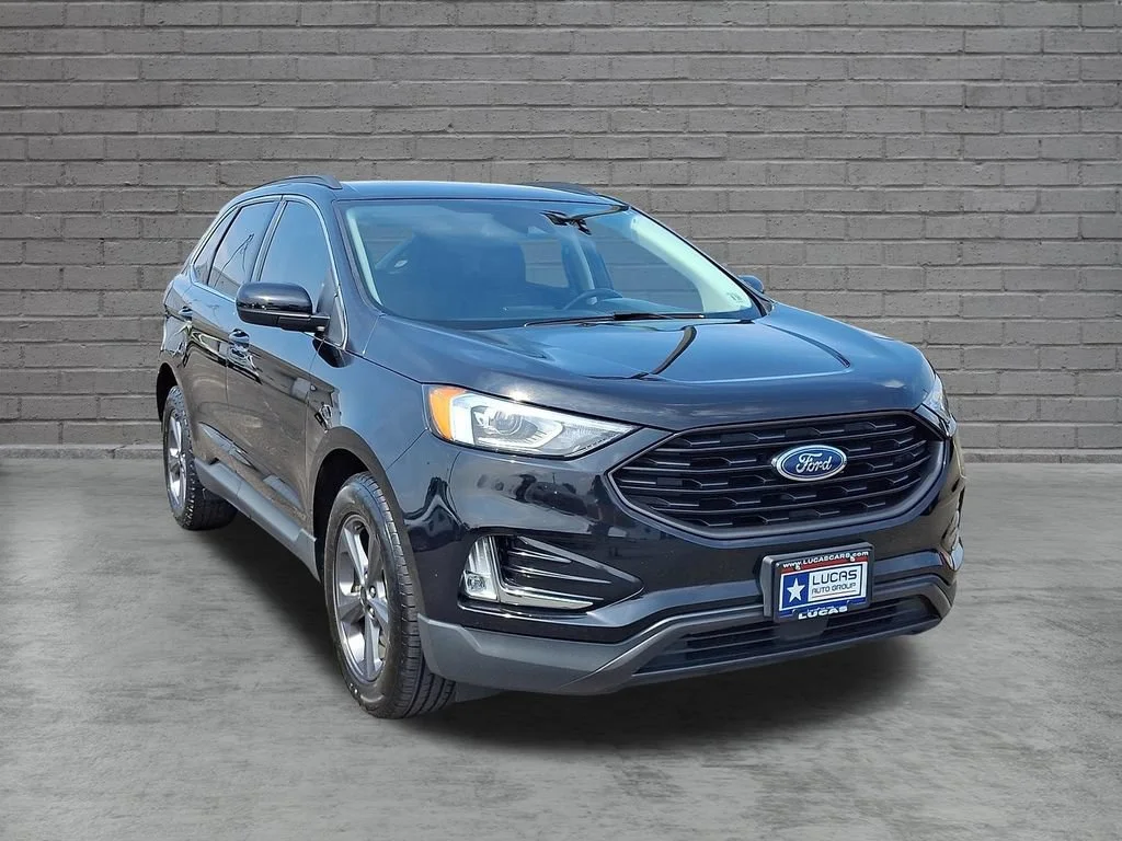 Used 2022 Black Ford SEL image 2