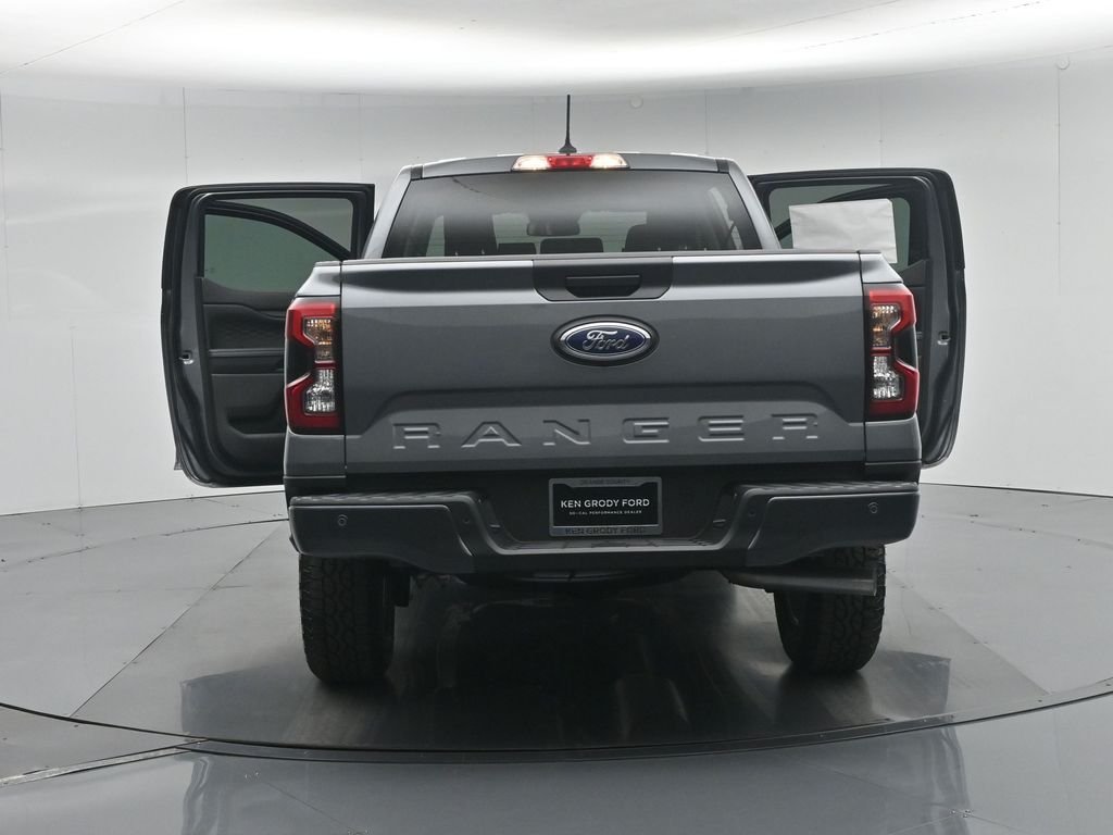 New 2026 Carbonized Gray Metallic Ford XLT image 30