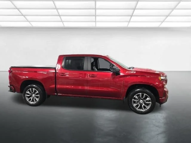 Used 2021 Red Chevrolet RST image 3