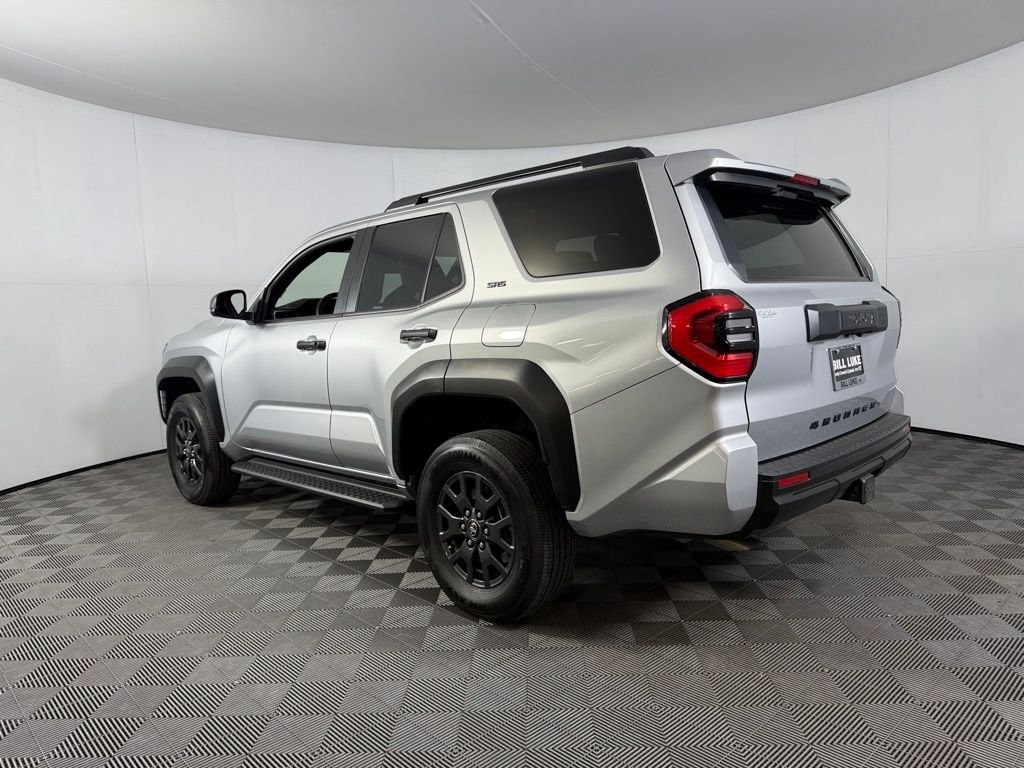 Used 2025 Cutting Edge Toyota SR5 image 9