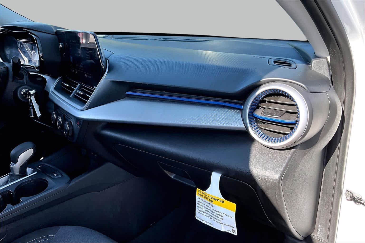 Used 2025 Summit White Chevrolet LS image 19