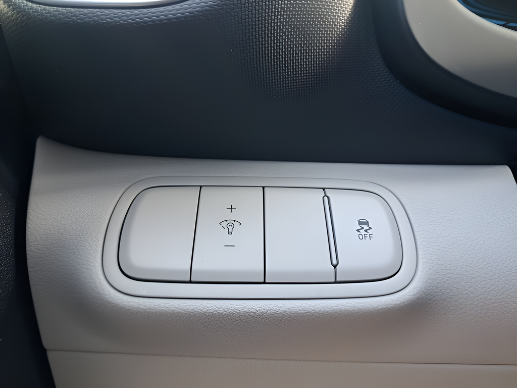 New 2026 White Hyundai SEL image 23