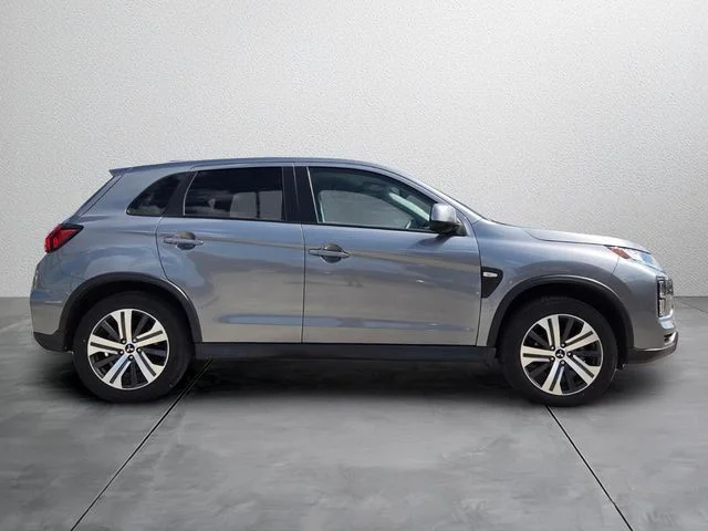 Used 2024 Gray Mitsubishi 2.0 ES image 5