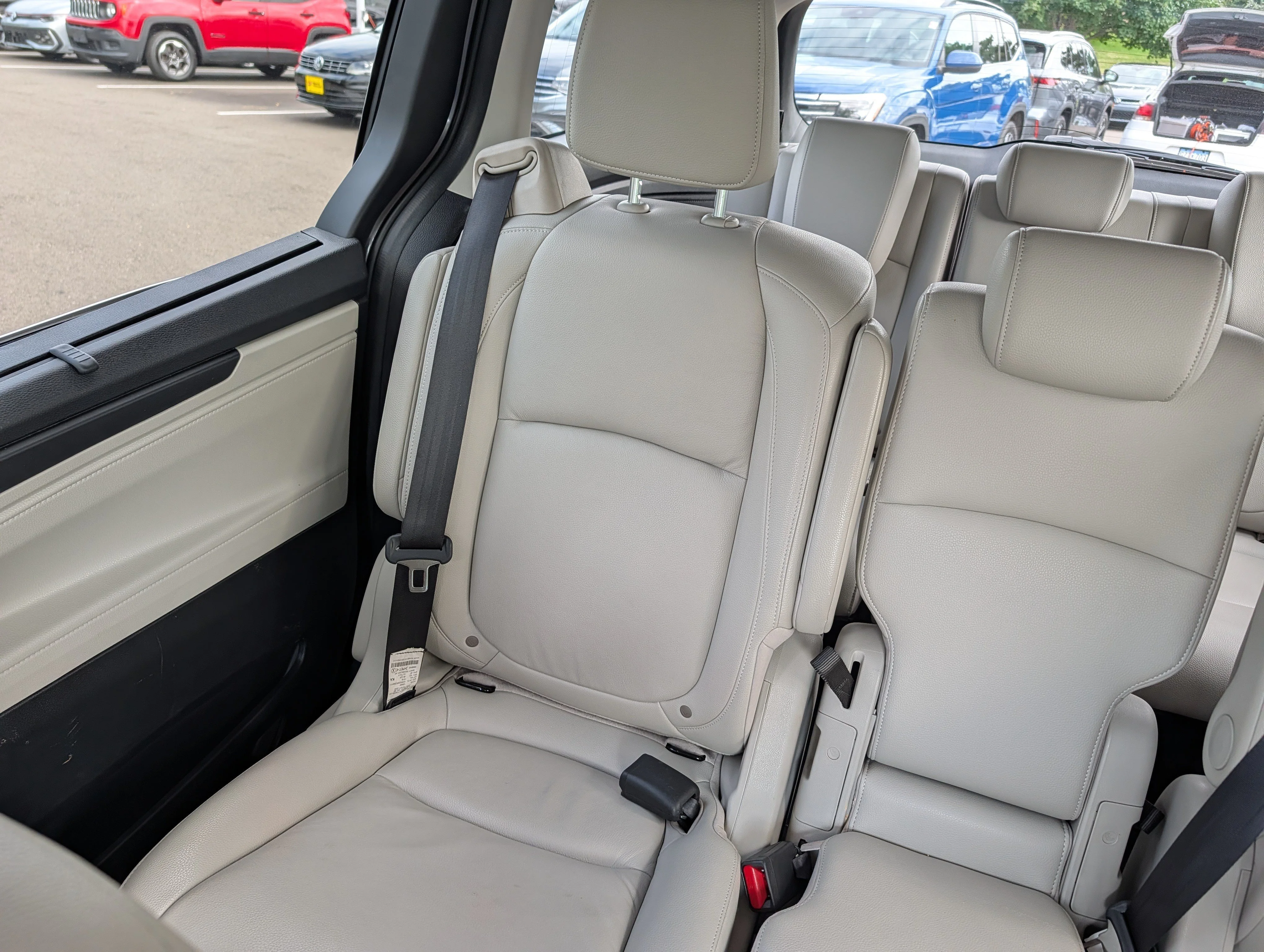 Used 2025 Modern Steel Metallic Honda EX-L image 12