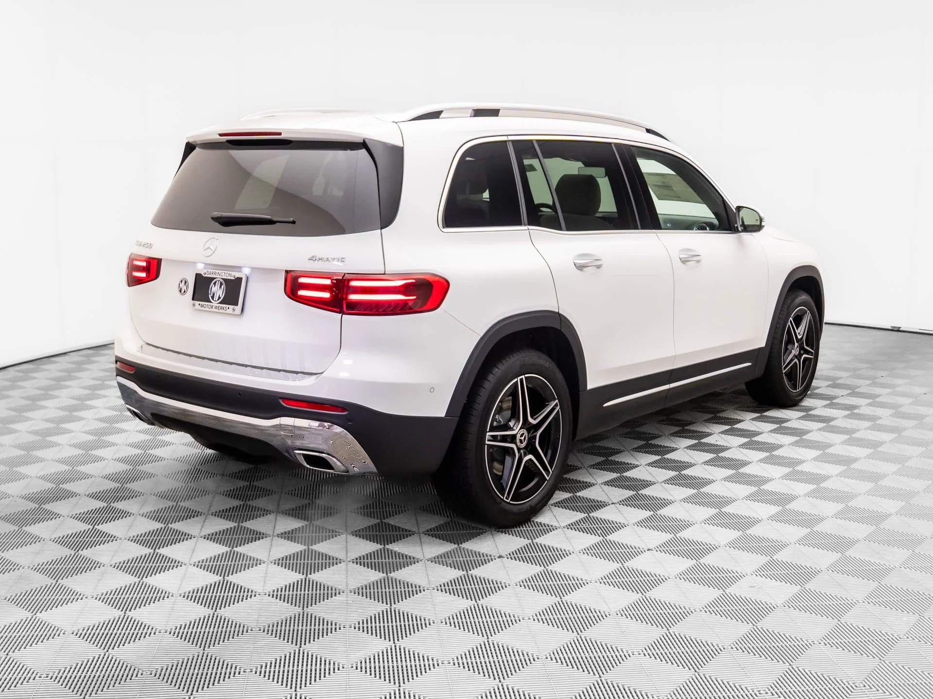 New 2026 White Mercedes-Benz GLB 250 image 5