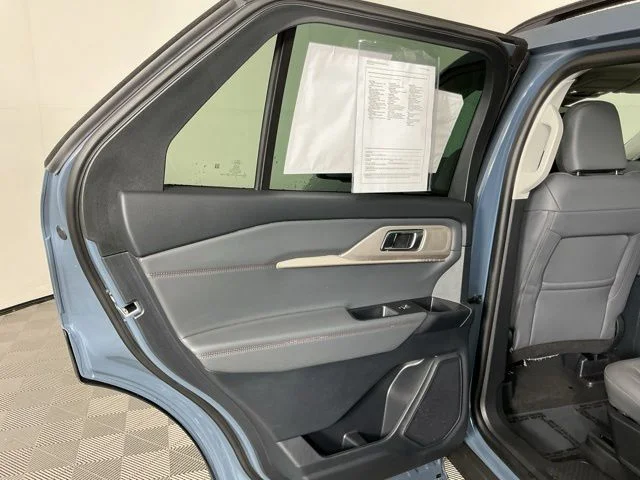 Used 2026 Vapor Blue Ford Active image 27