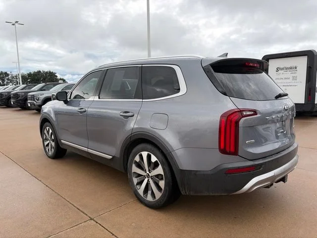 Used 2020 Gray Kia EX image 5