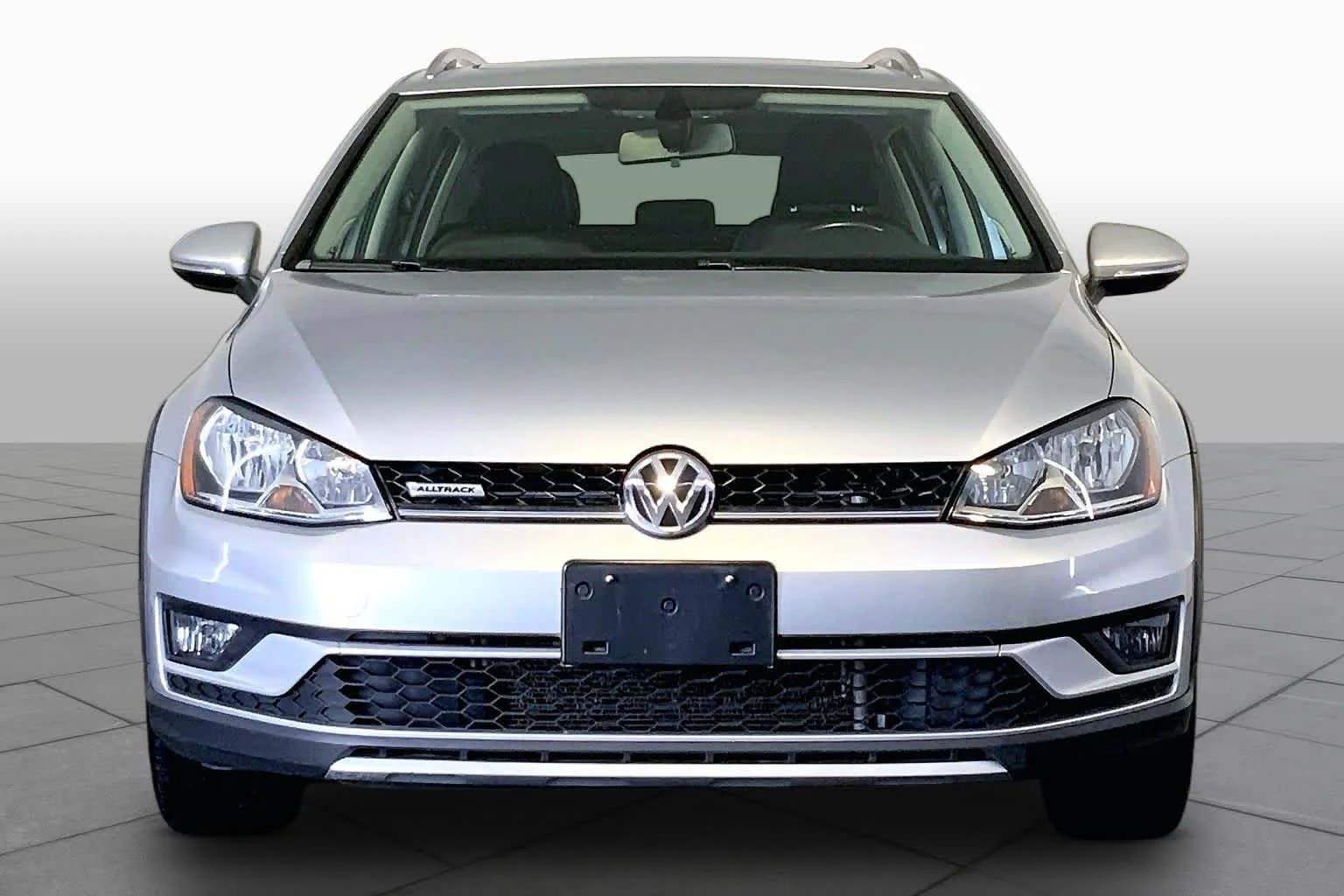 Pre-Owned 2017 Volkswagen Golf Alltrack SE