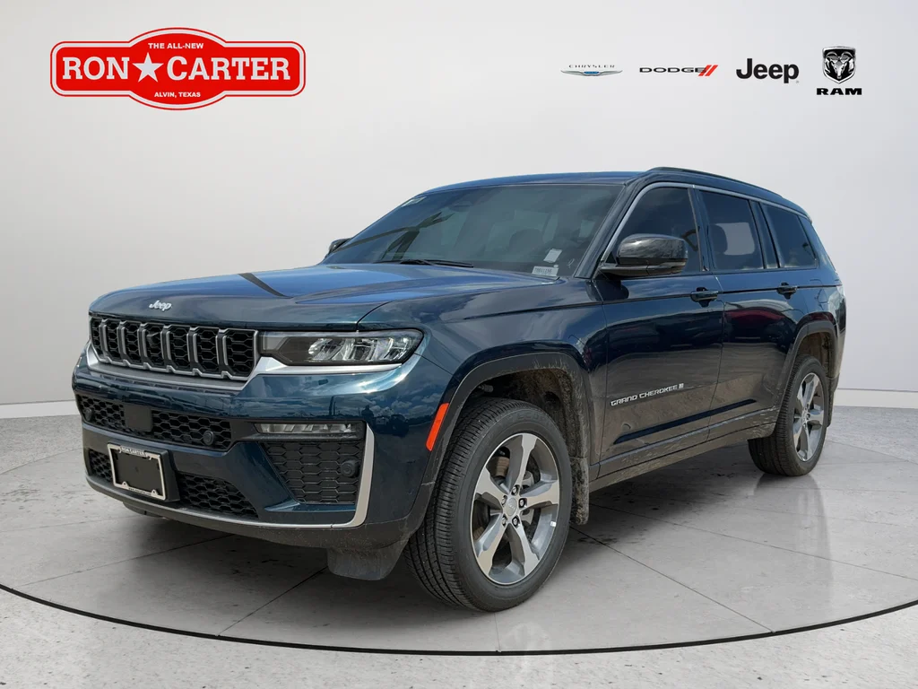 New 2026 Fathom Blue Pearl-Coat Exterior Paint Jeep Limited image 3