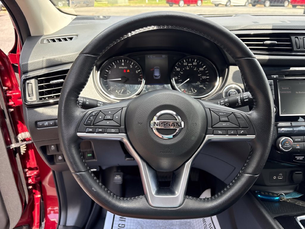 Used 2020 Red Nissan SV image 16
