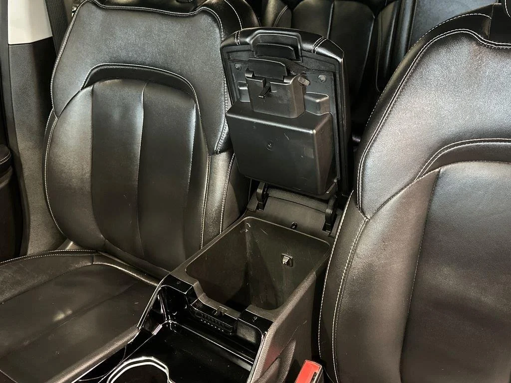Used 2023 Gray Metallic Jeep Limited image 30