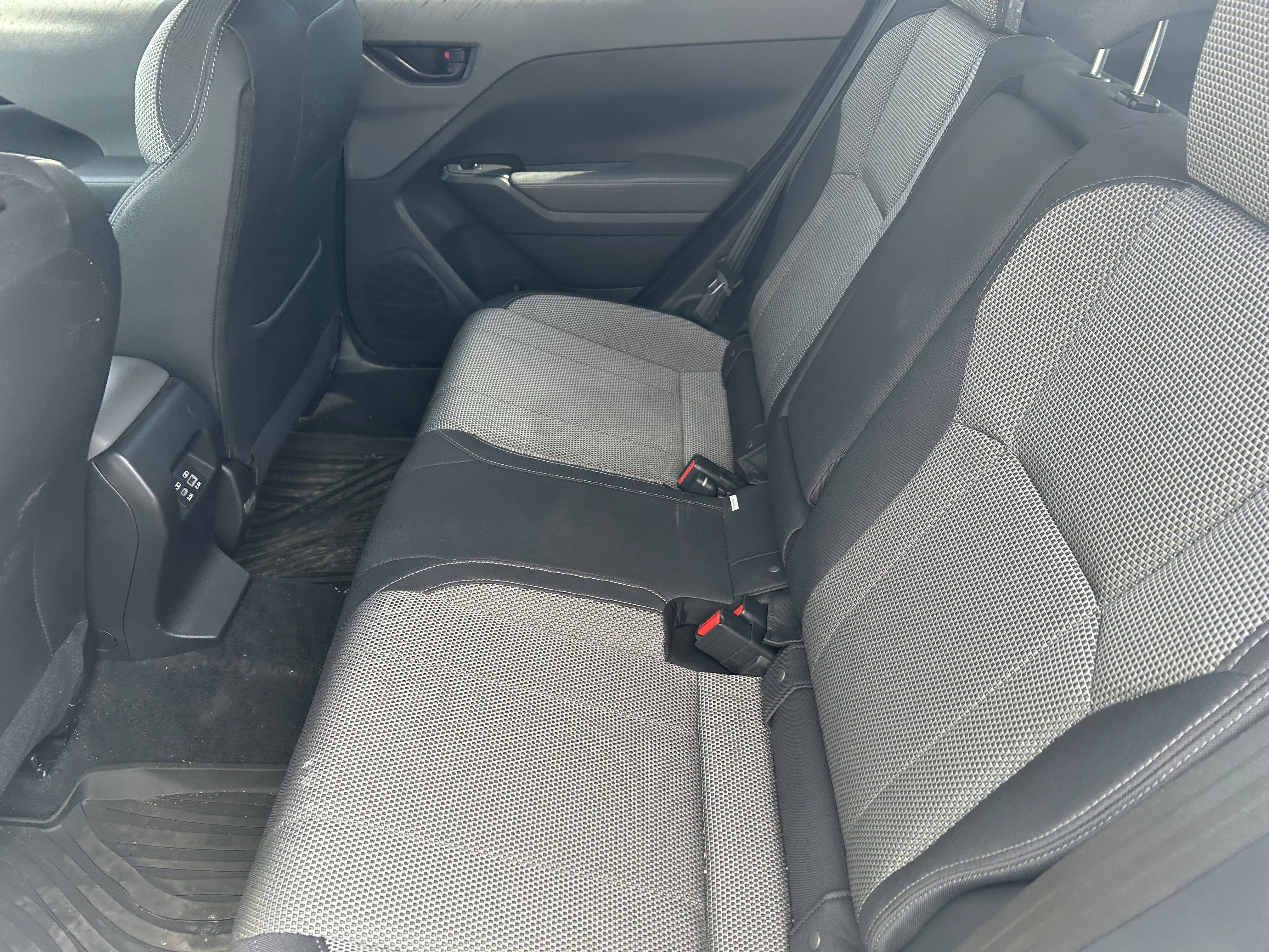 Used 2024 Crystal White Pearl Subaru Premium image 14