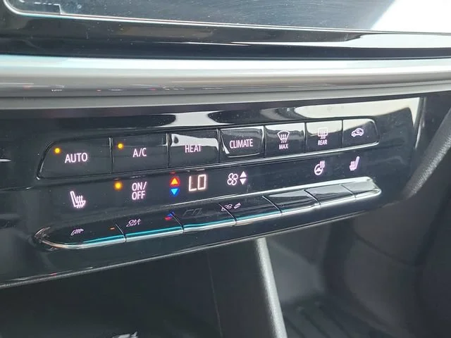 2023 Chevrolet Bolt EV 2LT - Photo 37