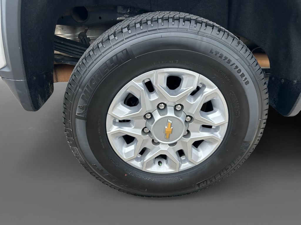 Used 2022 Silver Ice Metallic Chevrolet LTZ image 10